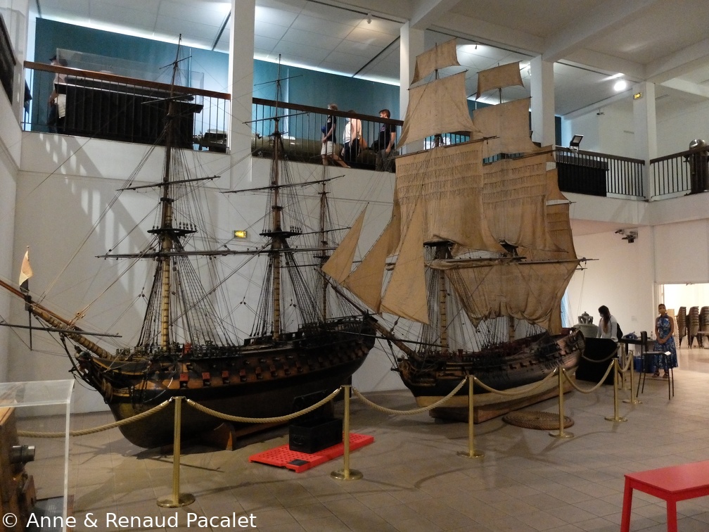 Deux méga-maquettes du musée de la Marine