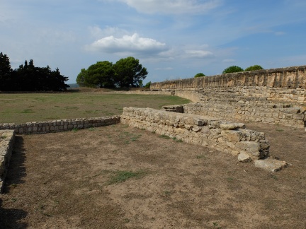 L'amphithéâtre et le mur d'enceinte de la ville romaine
