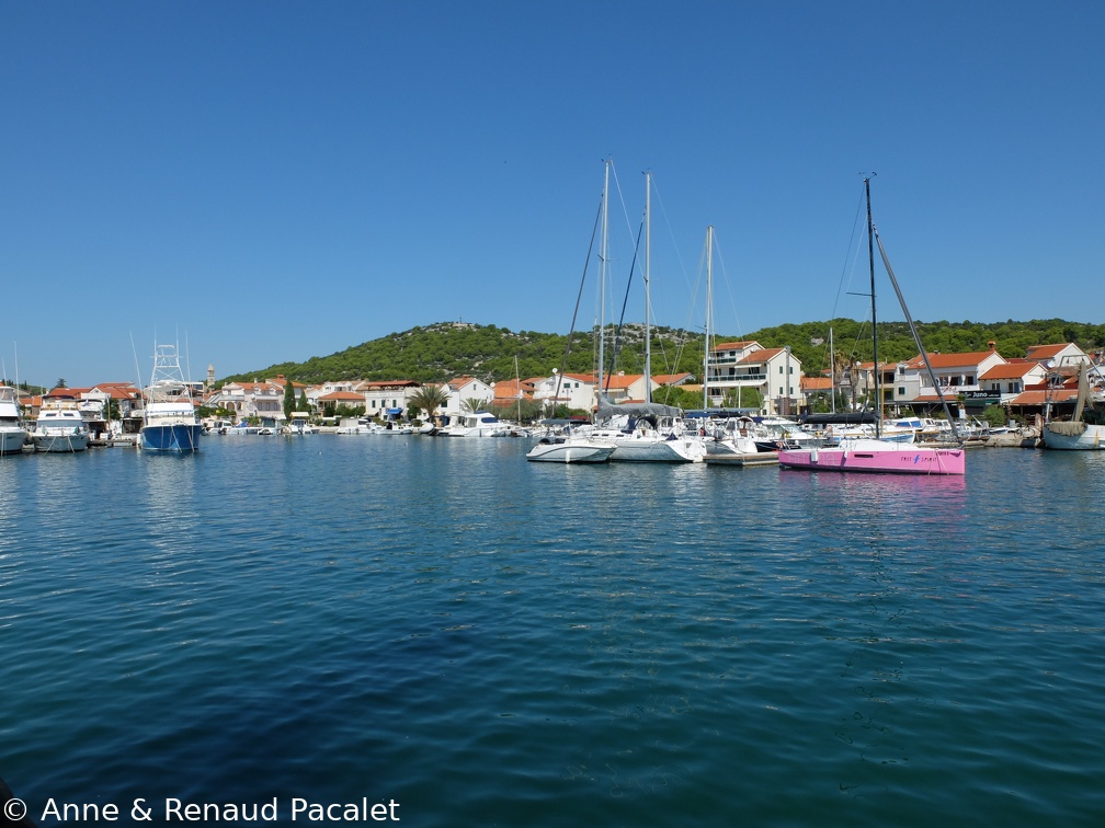 Le port de Jezera