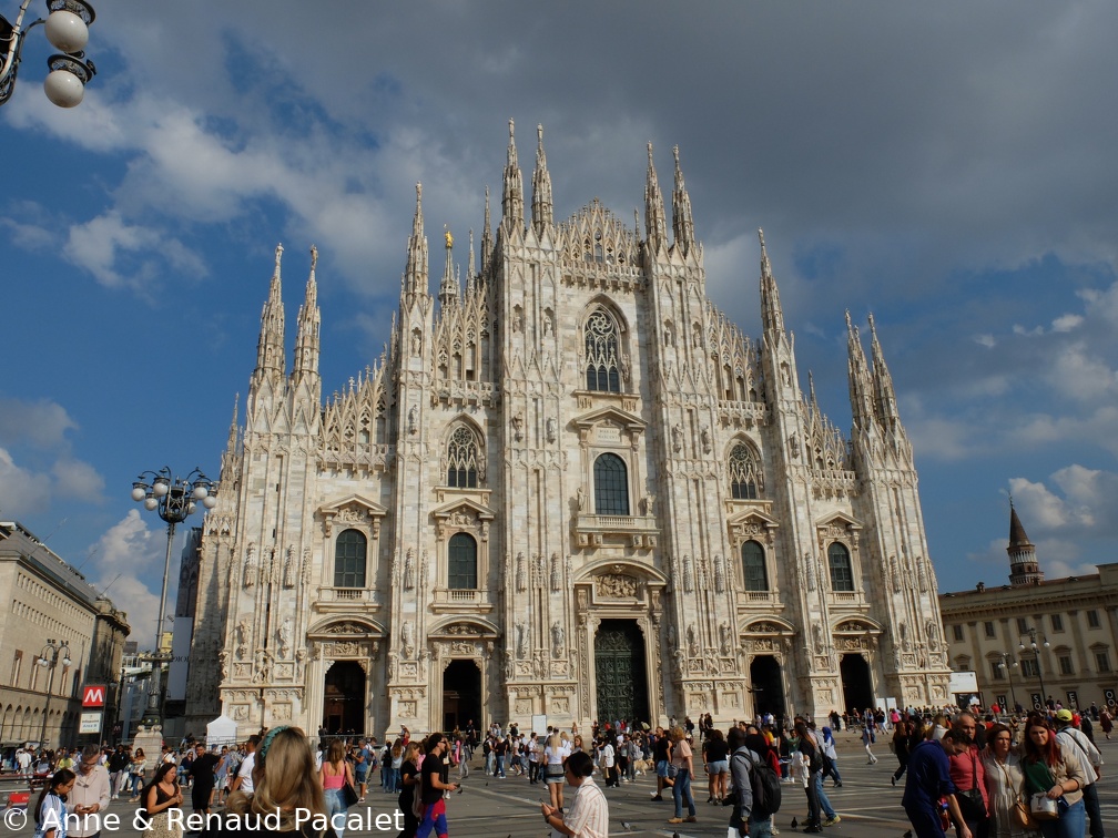 La façade de la cathédrale (Duomo) de Milan