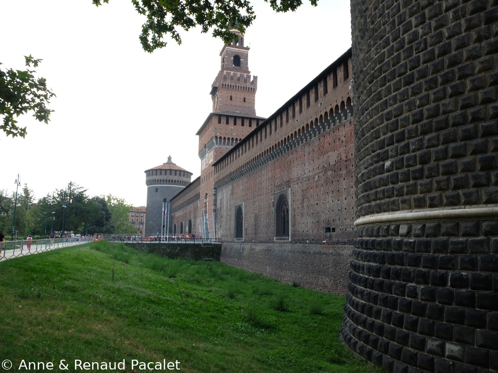 Le château des Sforza, vue extérieure