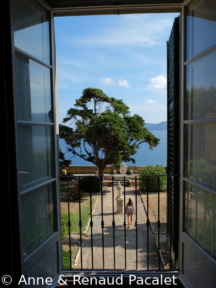 Vue sur la mer depuis les fenêtres de la Palazzina dei Mulini