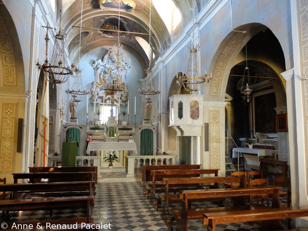 L'église de Sant'Ilario et ses inévitables lustres en cristal