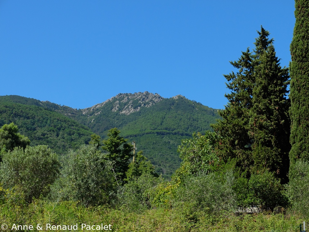 Le mont Capanne au-dessus de Sant'Ilario