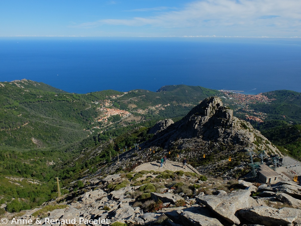 Marciana et Marciana Marina vues depuis le mont Capanne