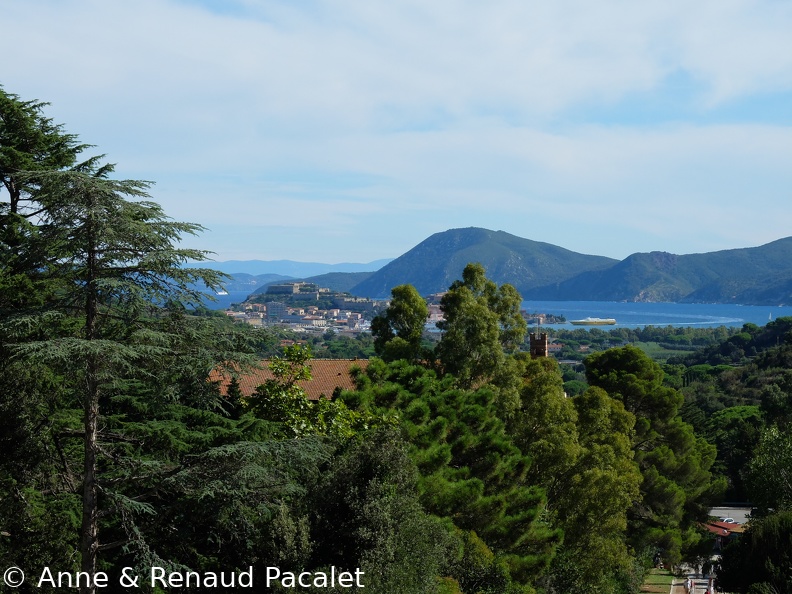 Vue sur Portoferraio et la baie depuis la terrasse