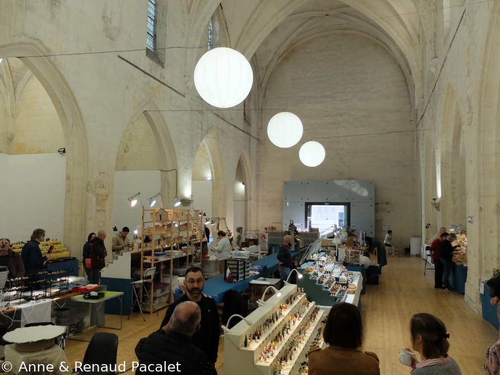 La foire aux santons dans l'église Sainte Anne