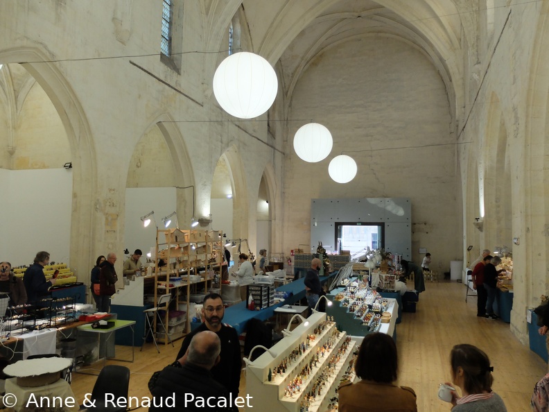 La foire aux santons dans l'église Sainte Anne