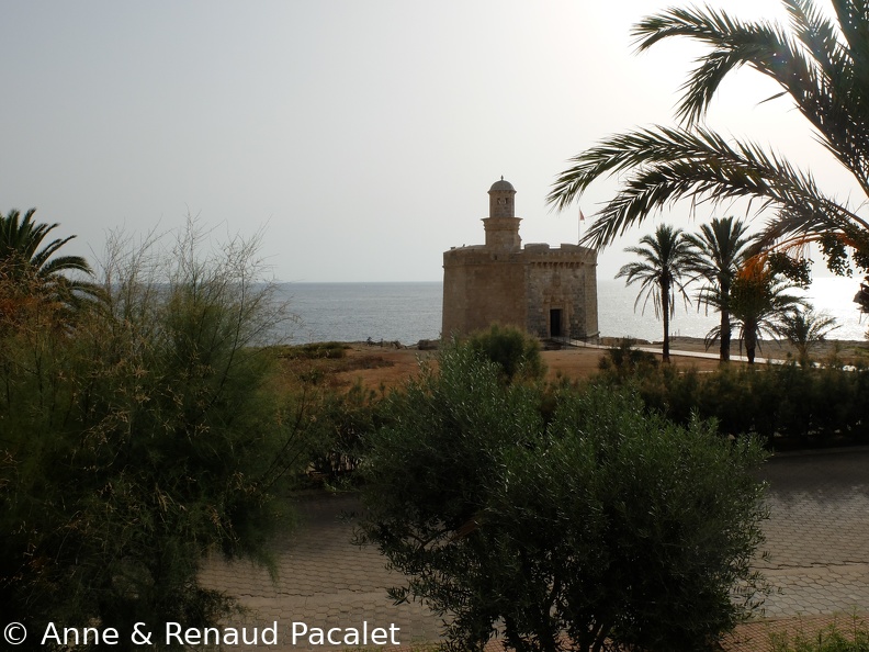 La tour du Castell de Sant Nicolau vue depuis la ville