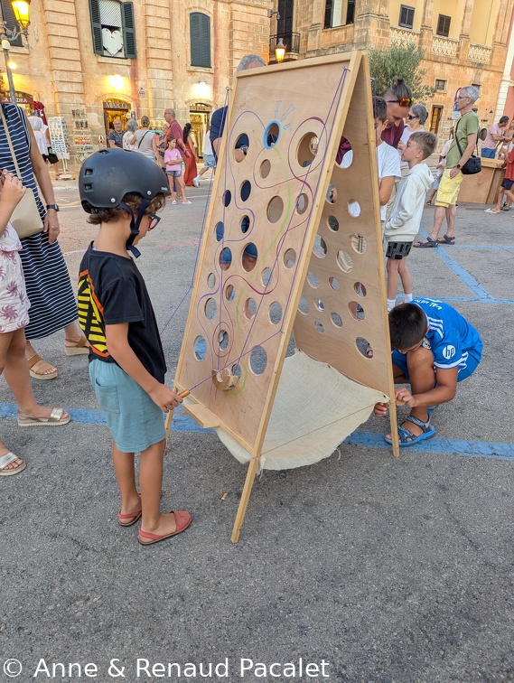 Jeux en bois sur la Plaça des Born