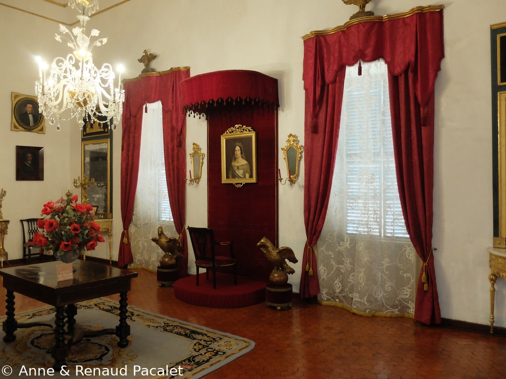 Le trône de la reine Isabel II
