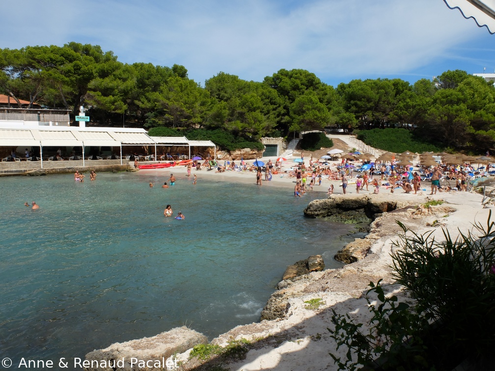 La plage de Cala Blanca