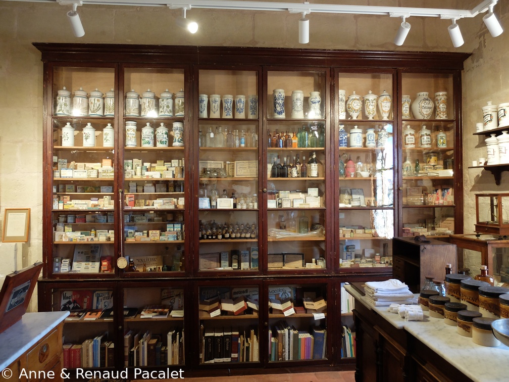 Reconstitution de la pharmacie