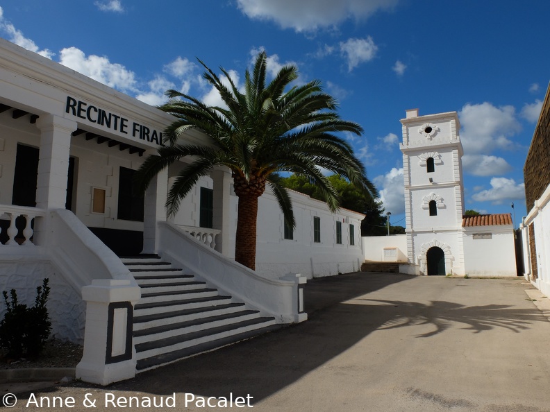 Le "Recinte Firal" (ancienne foire) de Es Mercadal