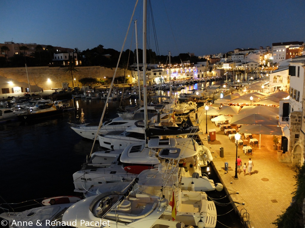 Le port de Ciutadella à la nuit tombée