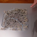 Plan du métro de Paris, épingles et papier, Elisabetta Di Maggio, 2010