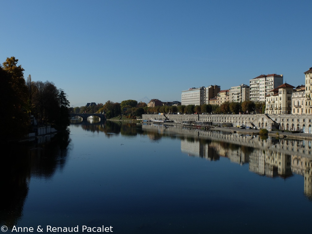 Le Pô à la hauteur du pont Vittorio Emanuele Ier