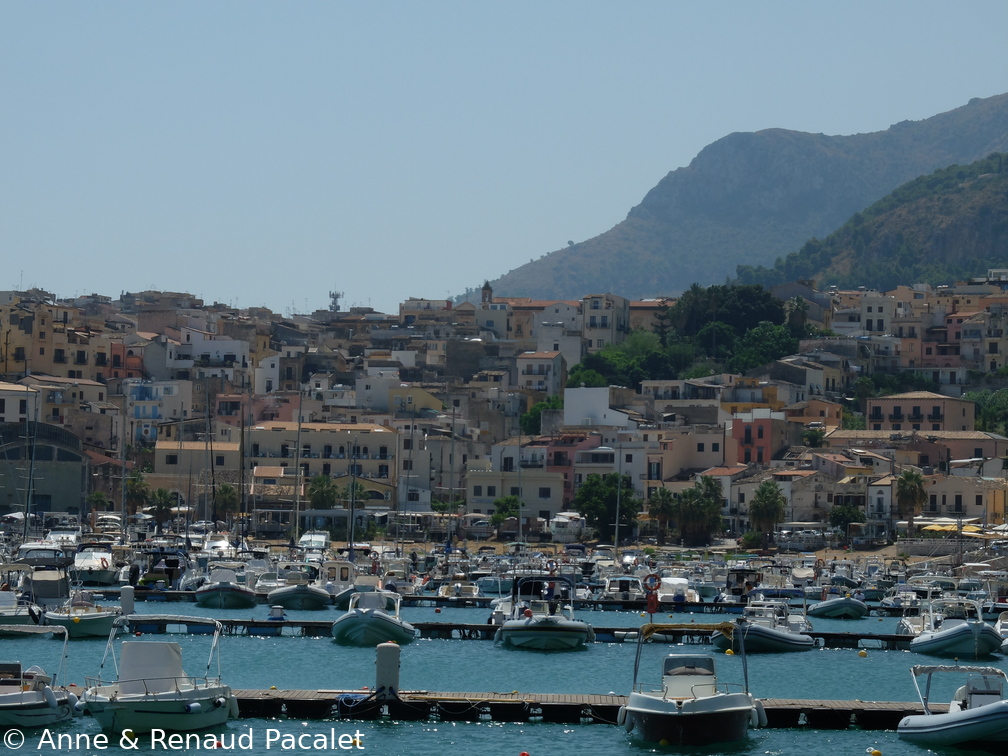 La ville vue du port