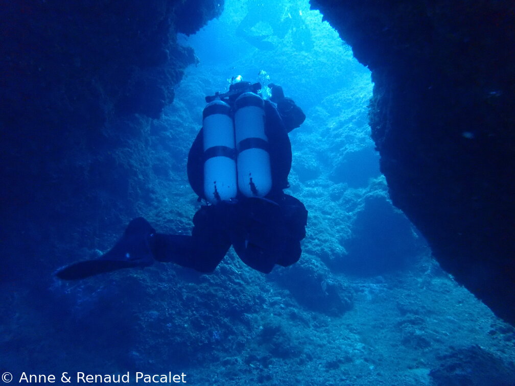 Fransesco à la sortie de la grotte