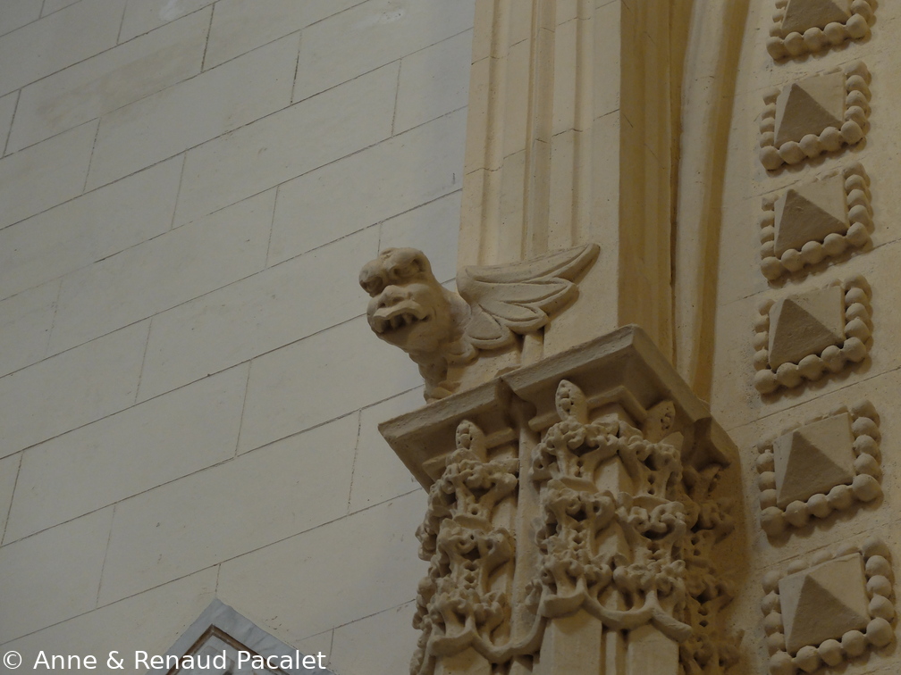 Sculpture de chapiteau dans la cathédrale de Erice